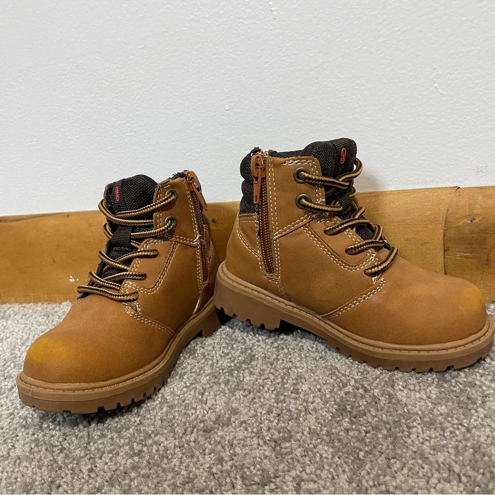Ecko‎ Unltd Toddler Boys Lace Up Leather Boots with side zip Size 6 Medium